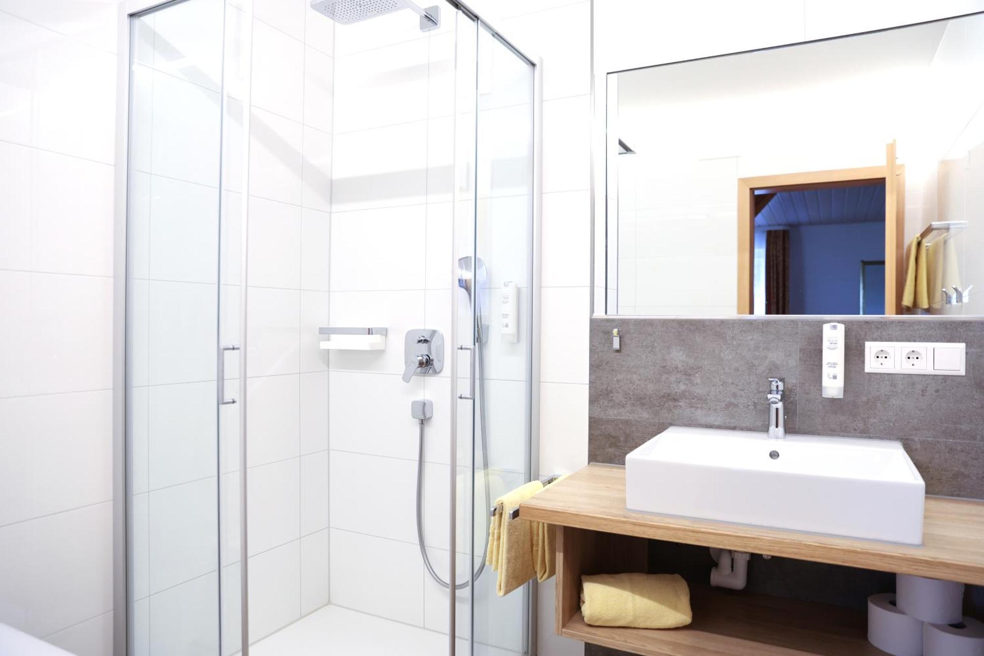 Landhotel Schellenberg Uberlingen Dış mekan fotoğraf